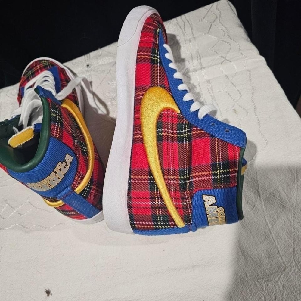 Nike Blazer Mid 77 Coming to America Red Plaid CW3044-600 Mens Size 9 - Picture 8 of 8